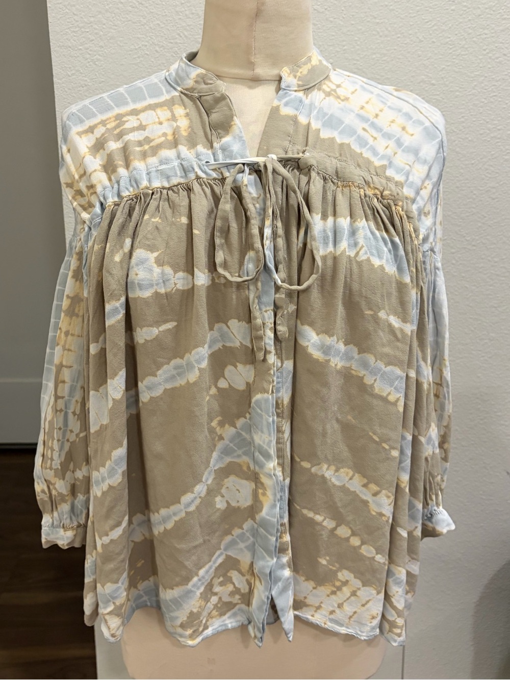 Young Fabulous & Broke Taupe and Cream Tie-Front Peasant Blouse
